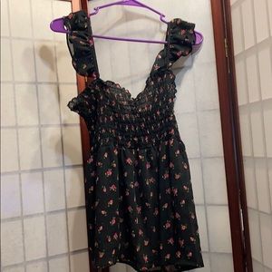 Floral shoulder blouse🌹